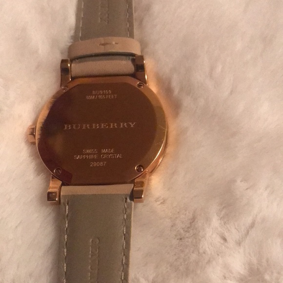 BURBERRY WOMEN'S THE CITY ROUND BEIGE LEATHER STRAP WATCH - Picture 10 of 14